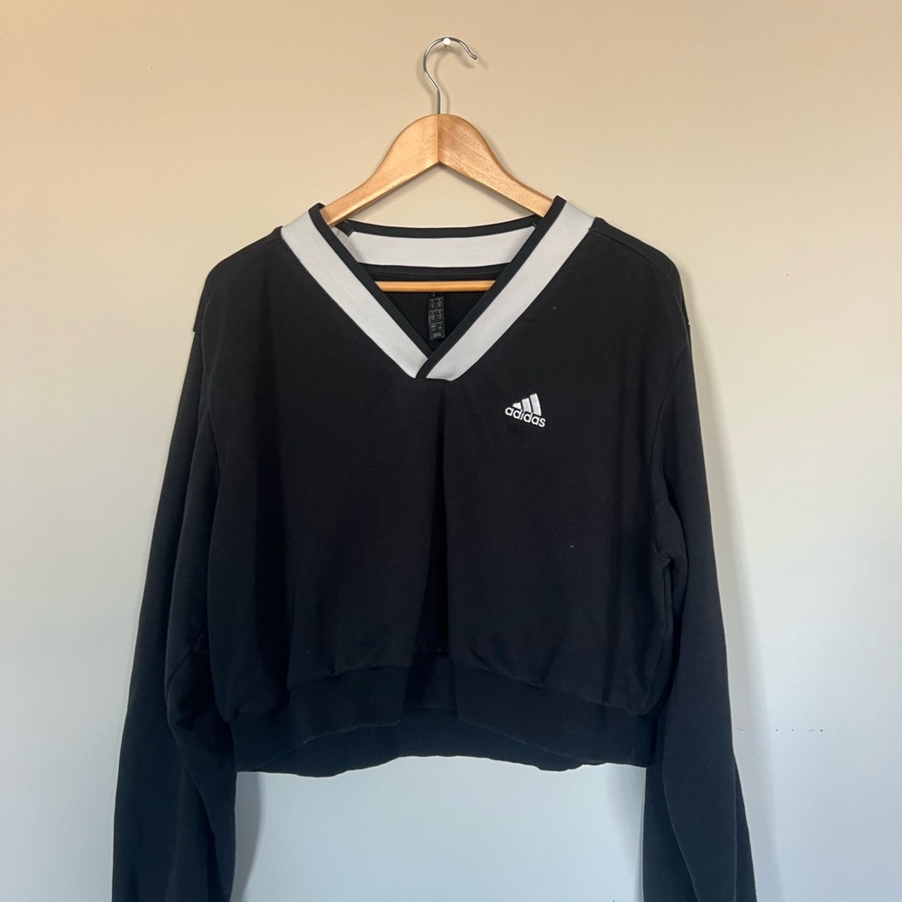 Adidas Black-White | Detailed Long Sleeve | Cropped V-neck Sweatshirt | Classy